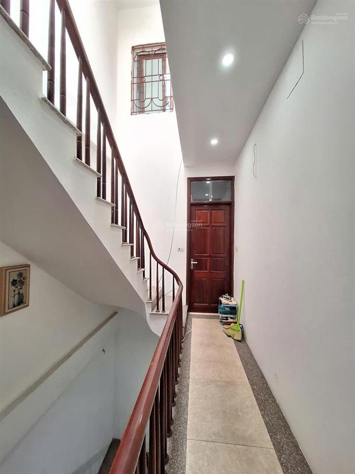 Chính chủ bán căn nhà dân xây 46m2x4 tầng tại lai xá, cách quốc lộ 32 chỉ 60m, ô tô đỗ cửa, kề chợ