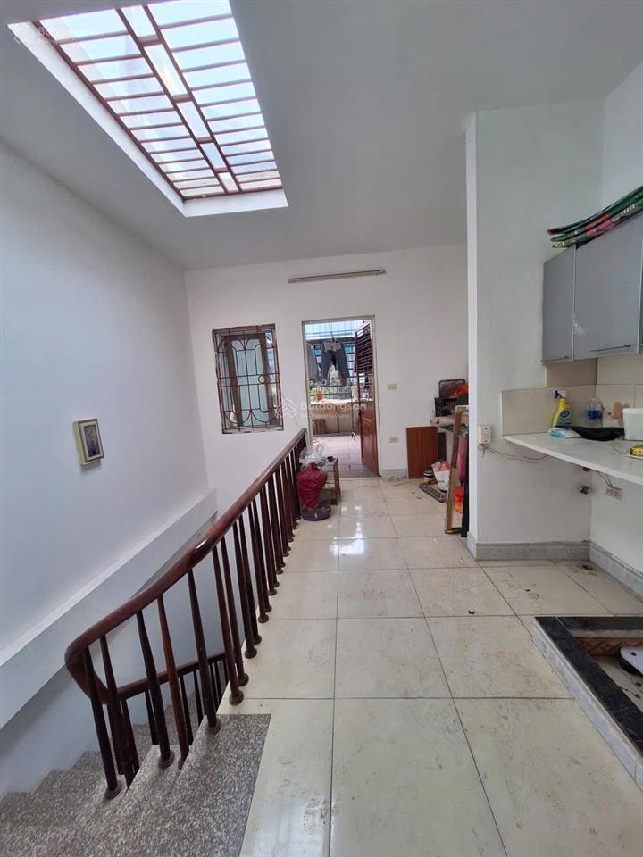 Chính chủ bán căn nhà dân xây 46m2x4 tầng tại lai xá, cách quốc lộ 32 chỉ 60m, ô tô đỗ cửa, kề chợ