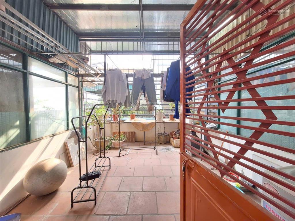 Chính chủ bán căn nhà dân xây 46m2x4 tầng tại lai xá, cách quốc lộ 32 chỉ 60m, ô tô đỗ cửa, kề chợ