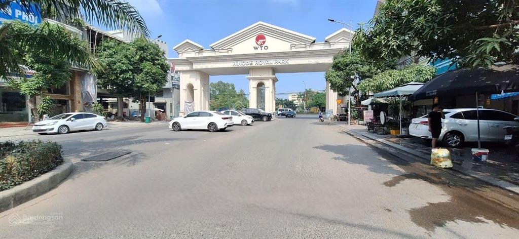 Chính chủ bán căn nhà dân xây 46m2x4 tầng tại lai xá, cách quốc lộ 32 chỉ 60m, ô tô đỗ cửa, kề chợ