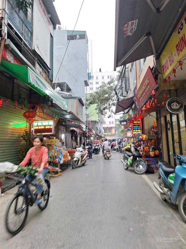  bán căn nhà dân xây top đầu, phố lai xá, cách quốc lộ 32 chỉ 5 nhà, đường ô tô đỗ cửa, 40m2x4tầng