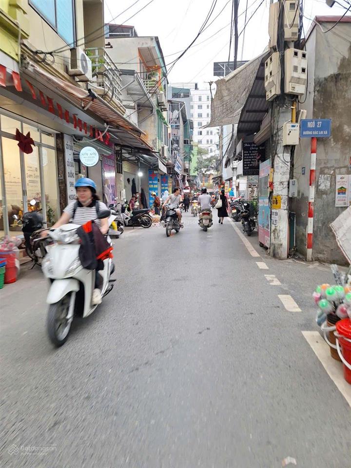  bán căn nhà dân xây top đầu, phố lai xá, cách quốc lộ 32 chỉ 5 nhà, đường ô tô đỗ cửa, 40m2x4tầng