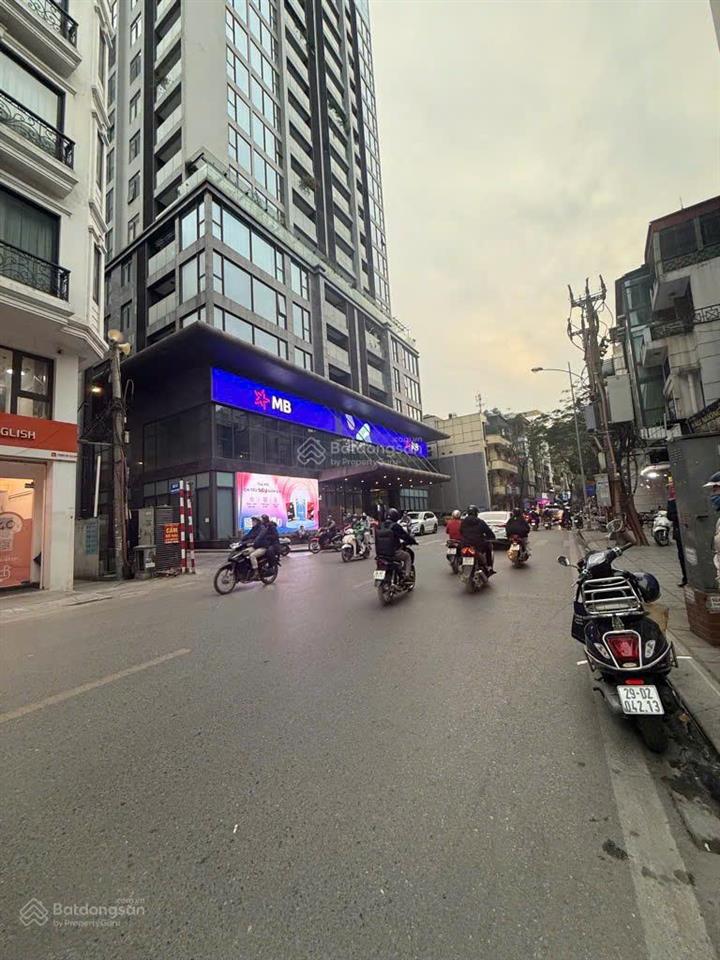 Bán nhà phố thụy khuê 155m2 8 tầng nổi, 1 hầm thang máy mặt tiền rộng sổ nở hậu kinh doanh tốt