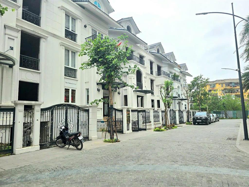 Bán biệt thự cao cấp hdi tây hồ 158 võ chí công 210m2, 4 tầng + 1 hầm giá đầu tư