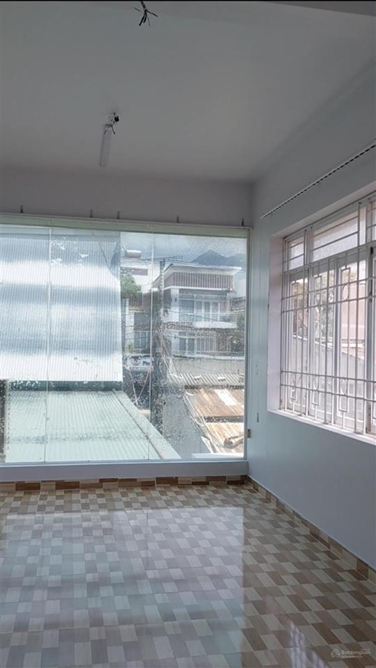 Chính chủ cho thuê phòng 25m2,an ninh tốt, chìa khoá cổng riêng tại thành phố cam ranh.0989 334 ***