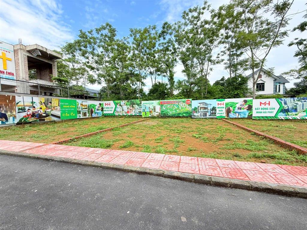 Chỉ 2 tỷ có 100m2 full thổ cư, sẵn sổ sang tên ngay.  0813 112 ***