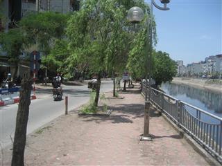 Bán lô đất mặt phố vũ tông phan dt 230m2 tiện xây văn phòng