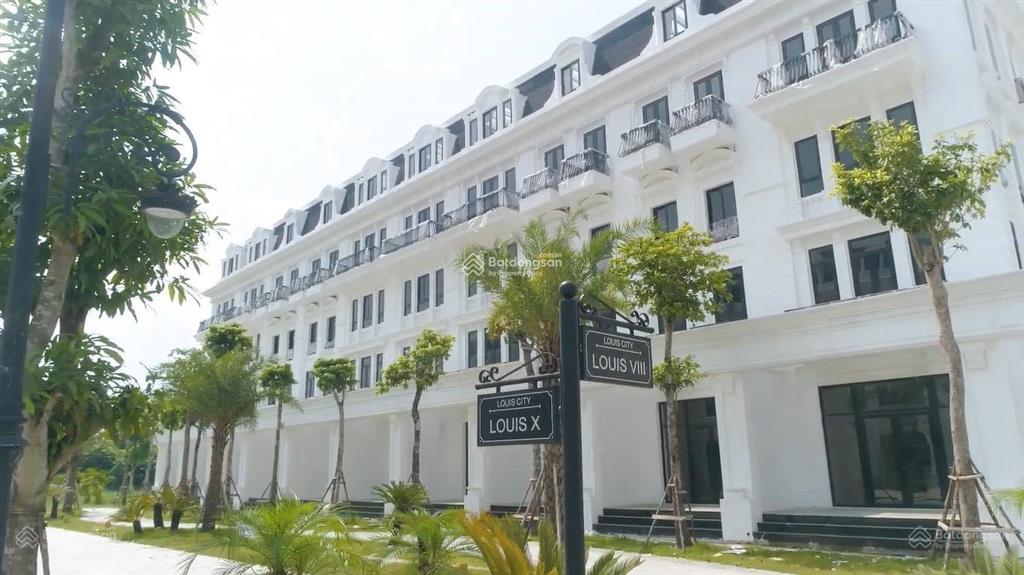 Cần thanh toán ngân hàng nên bán nhanh căn louis city hoàng mai diện tích 95m2 đường 13m view đẹp