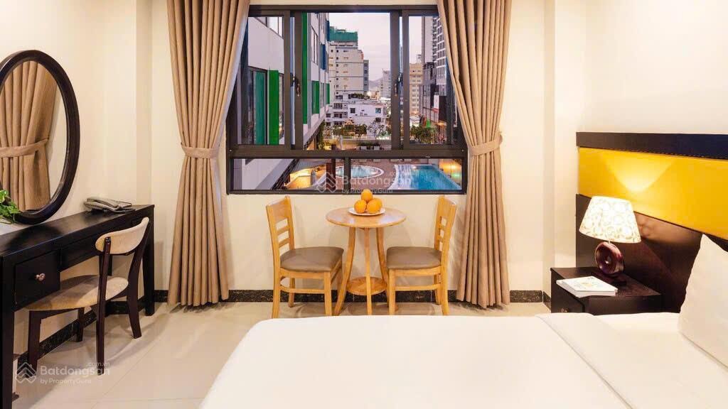 Bán ks mặt sau nhà đường hùng vương, nha trang, cách tháp trầm hương 200m