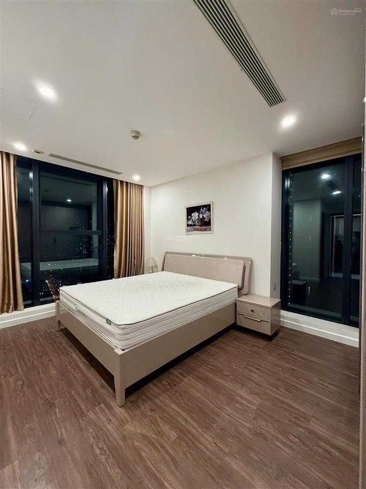 Chính chủ bán gấp căn hộ 3pn góc cao cấp sunshine city, 2wc, full nội thất đẹp, mới tinh