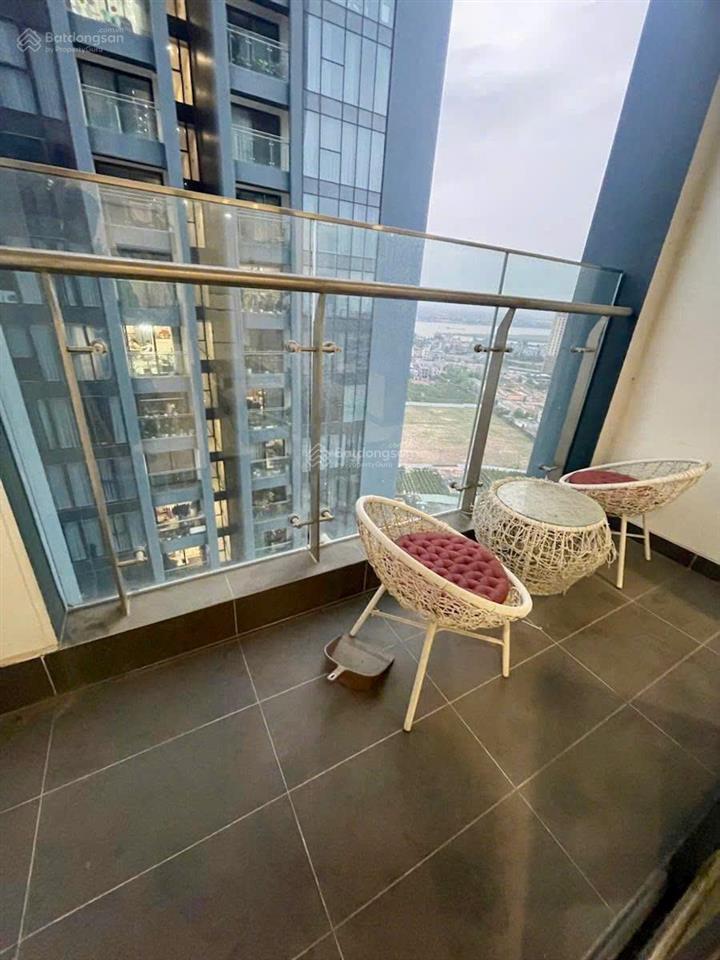 Chính chủ bán gấp căn hộ 3pn góc cao cấp sunshine city, 2wc, full nội thất đẹp, mới tinh