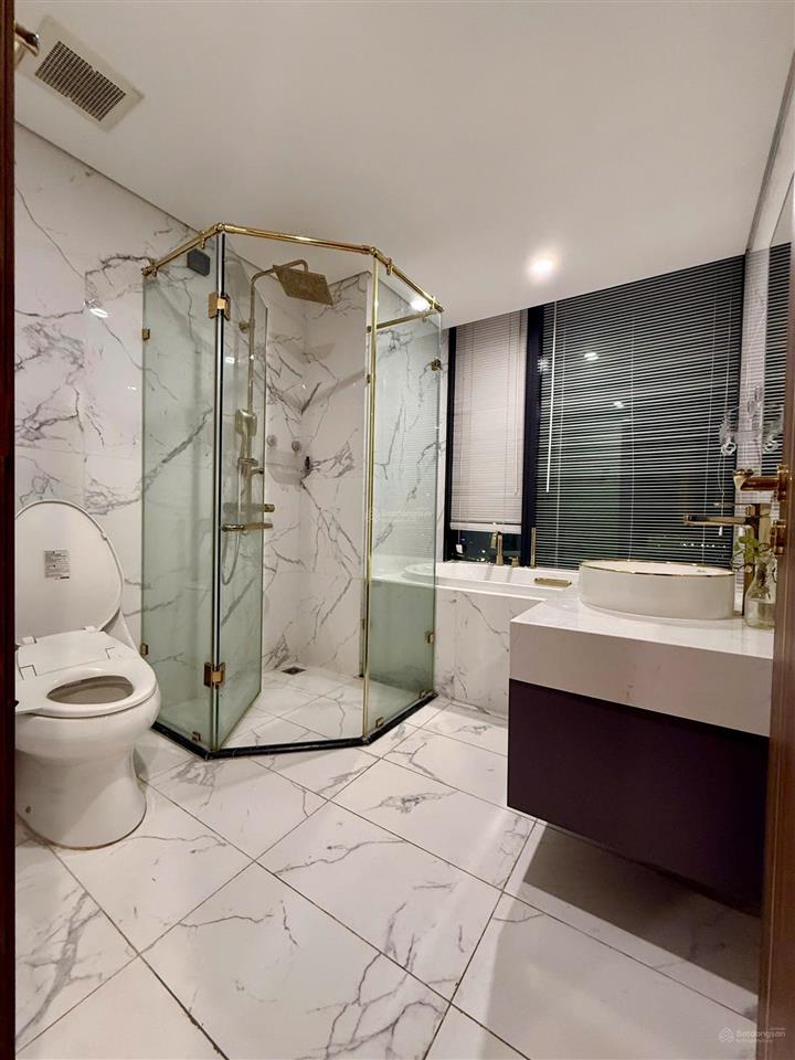 Chính chủ bán gấp căn hộ 3pn góc cao cấp sunshine city, 2wc, full nội thất đẹp, mới tinh