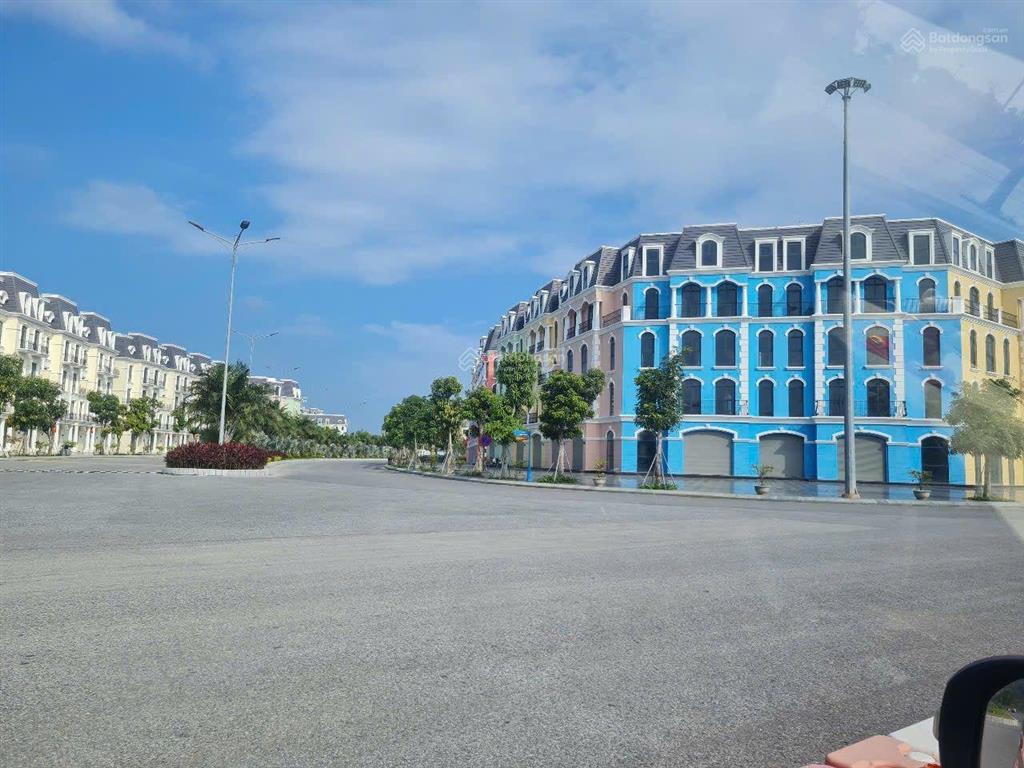 Bán nhà mặt phố khu đô thị cổ nhuế  bắc từ liêm hà nội 200m2 giá bán 65 tỷ