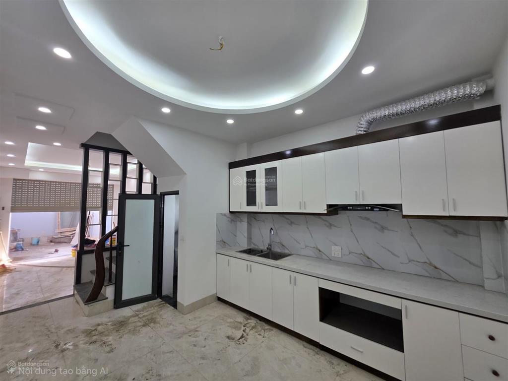 Nhà mới 5 tầng trạm trôi hoài đức 40m2  5pn  cách metro nhổn 5 phút