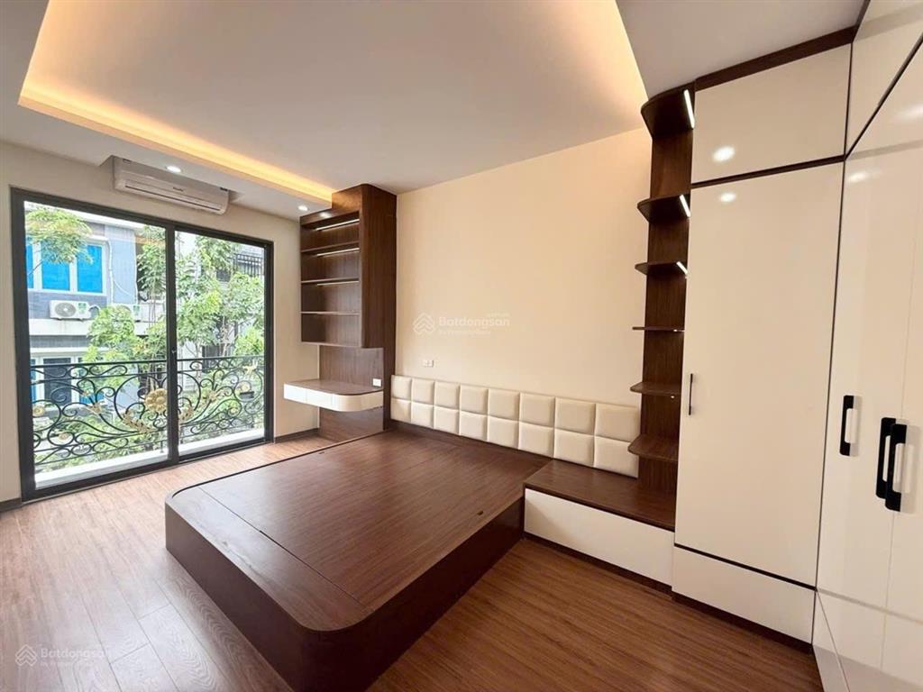 Nhà đẹp phân lô tu hoàng 50m2 x 4t  ô tô tránh  cách metro nhổn 300m