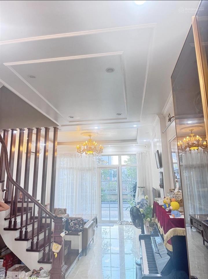 Bán btlk văn tiến dũng ô tô chạy quanh  5t giảm chào còn 2x tỷ