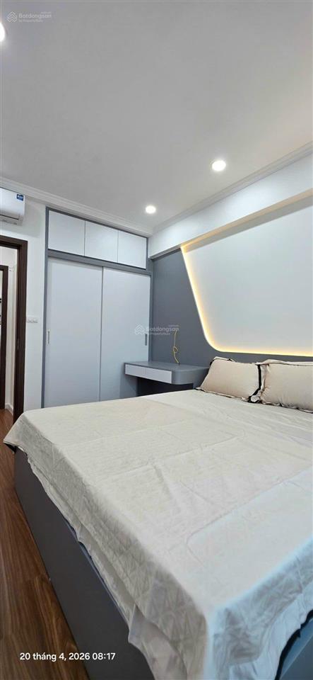 Bán chung cư mỹ đình 2 95m2 3n 2vs sổ đỏ cất két mặt phố view sân mđ giá 7.x tỷ