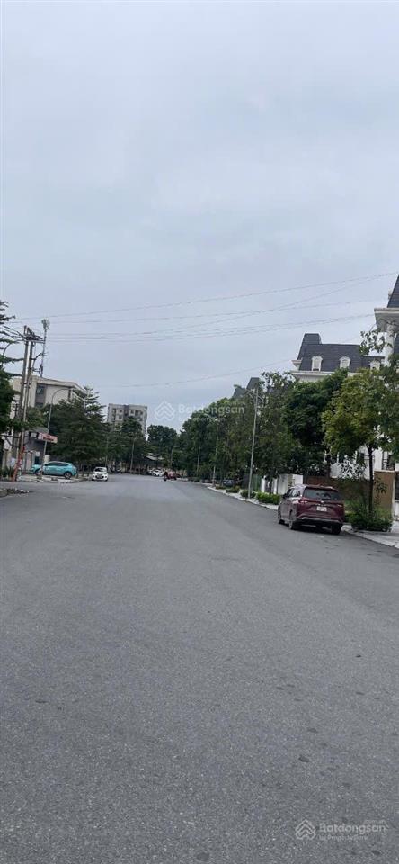 Tôi cần bán 41m2 trục chính khu tập thể học vệ khoa học quân sự đường rộng 6m ô tô tránh nhau