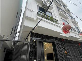 Bán nhà ngõ 54 đại cát 30,3m2x5t căn góc ô tô đỗ cửa, mặt sân chơi rất rộng thoáng, full nội thất.