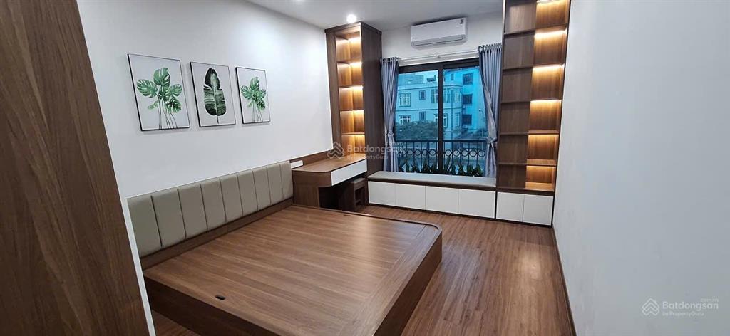 Bán nhà ngõ 54 đại cát 30,3m2x5t căn góc ô tô đỗ cửa, mặt sân chơi rất rộng thoáng, full nội thất.