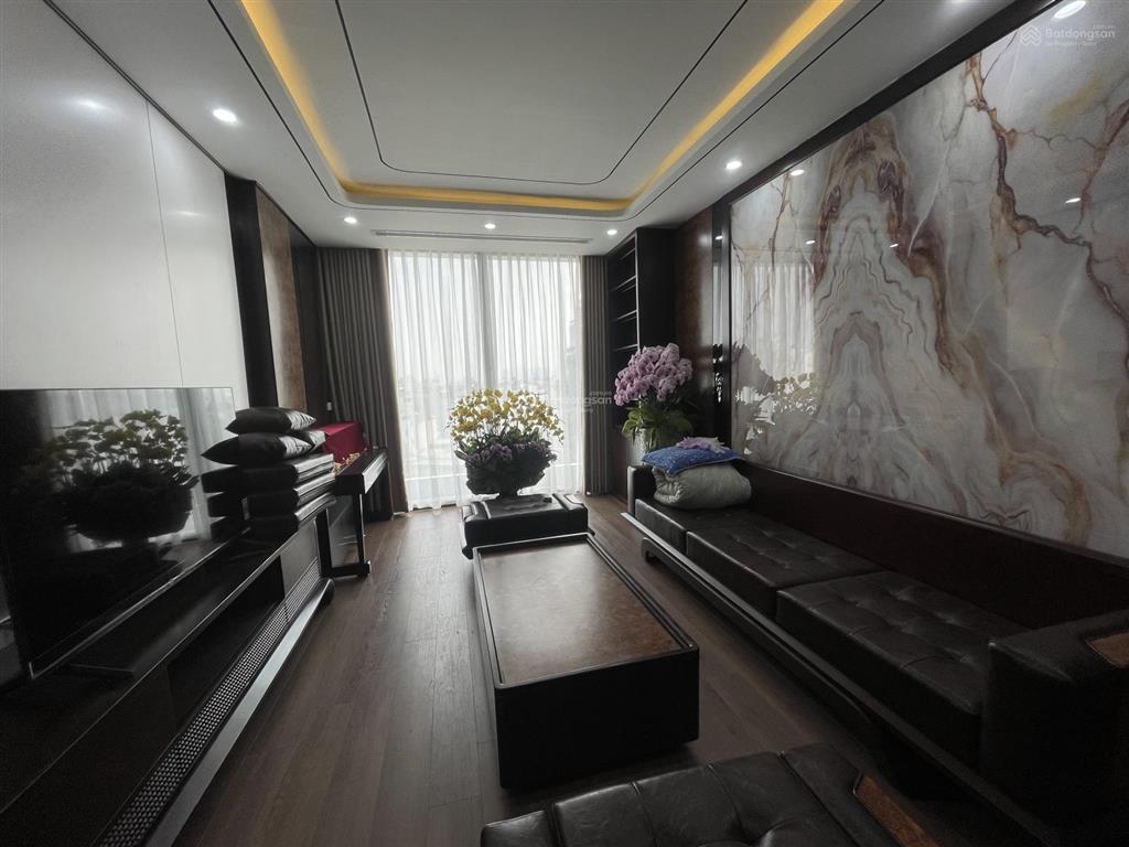 Bán nhà phân lô tu hoàng dt 45m2x6,5t thang máy đường vỉa hè 13m