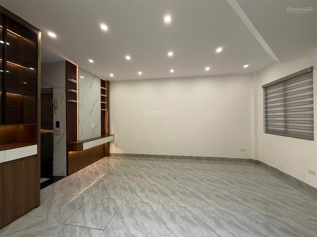 Tôi cần bán nhà lô góc 35m2 x 6t thang máy ngõ thông tại ngõ 131 đan khê, full nội thất xịn sò