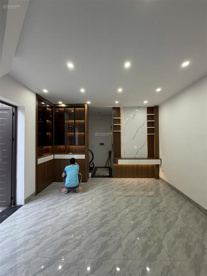 Tôi cần bán nhà lô góc 35m2 x 6t thang máy ngõ thông tại ngõ 131 đan khê, full nội thất xịn sò
