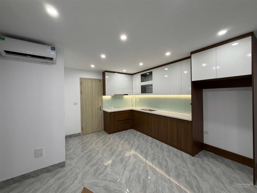 Tôi cần bán nhà lô góc 35m2 x 6t thang máy ngõ thông tại ngõ 131 đan khê, full nội thất xịn sò