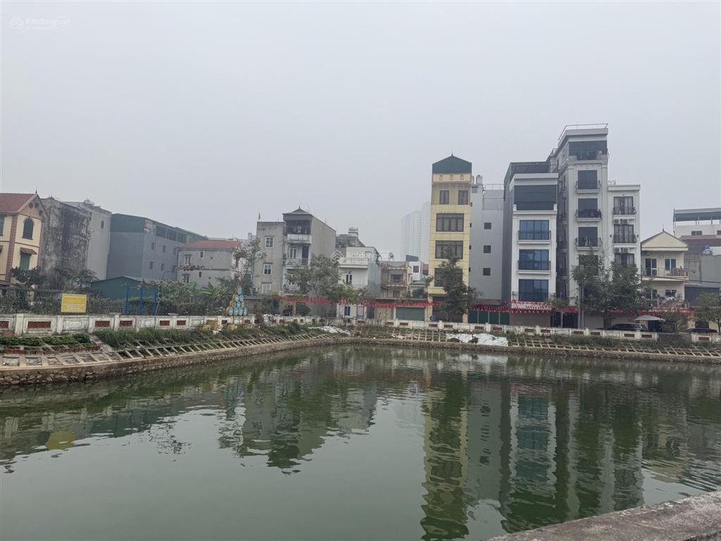 Bán ô góc 3 mặt thoáng view mặt hồ lai xá, diện tích 68m2, đường vỉa hè xe tải tránh, sát kđt