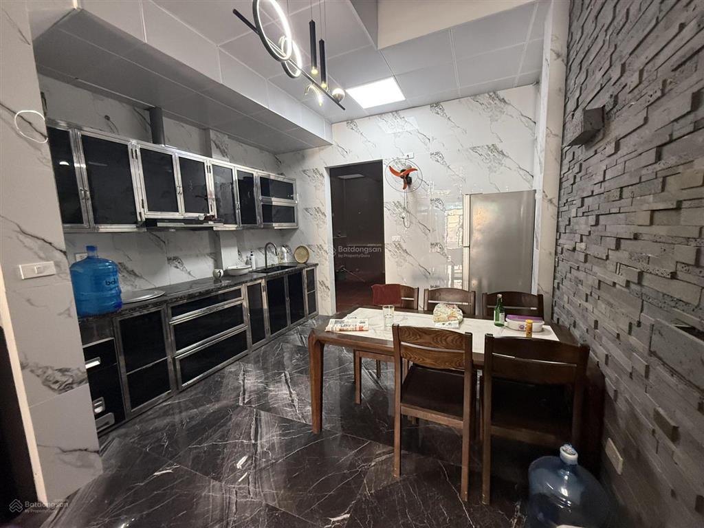 Tôi cần bán nhà 90,6m2x3,5t ngõ 56 đường cựu quán 2 đức thượng hoài đức để lại full nội thất