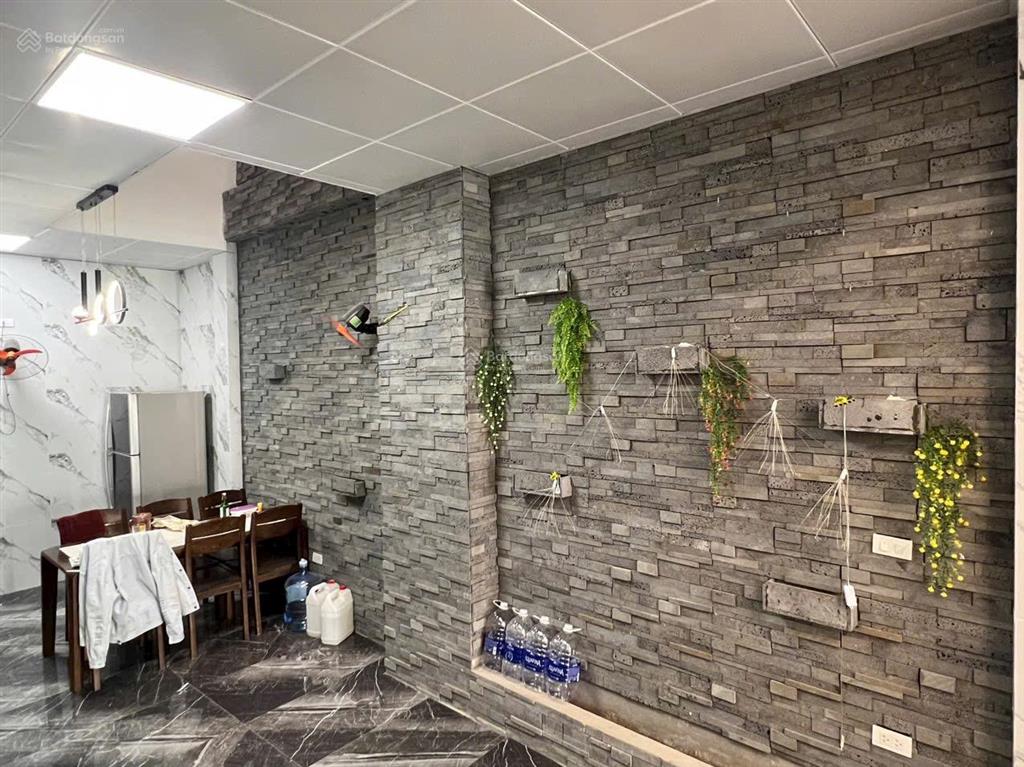 Tôi cần bán nhà 90,6m2x3,5t ngõ 56 đường cựu quán 2 đức thượng hoài đức để lại full nội thất