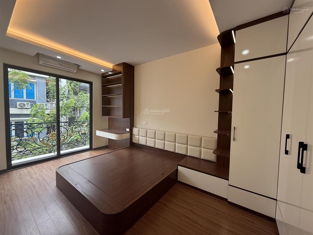 Tôi cần bán nhà lô 2.4 khu phân lô tu hoàng xuân phương 50m2x4t full nội thất đường vỉa hè 13,5m