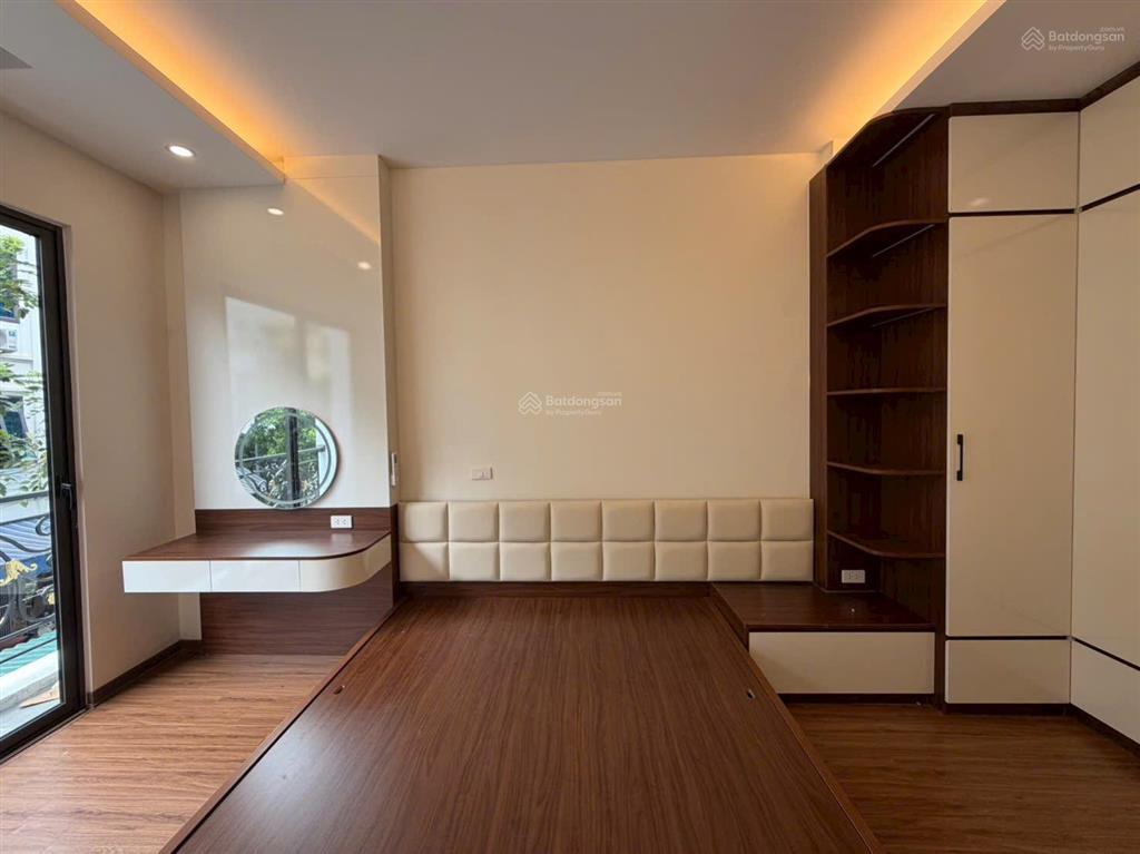 Tôi cần bán nhà lô 2.4 khu phân lô tu hoàng xuân phương 50m2x4t full nội thất đường vỉa hè 13,5m