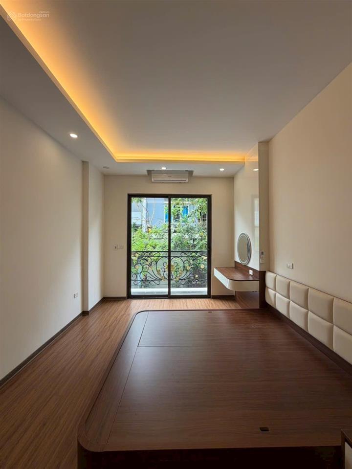 Tôi cần bán nhà lô 2.4 khu phân lô tu hoàng xuân phương 50m2x4t full nội thất đường vỉa hè 13,5m