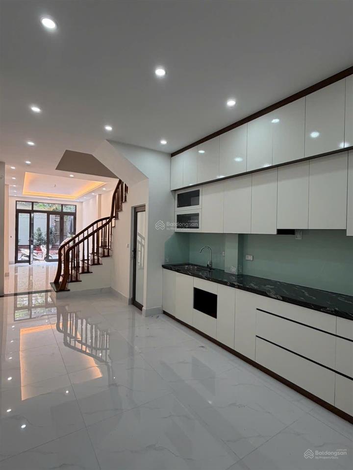 Tôi cần bán nhà lô 2.4 khu phân lô tu hoàng xuân phương 50m2x4t full nội thất đường vỉa hè 13,5m