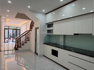 Tôi cần bán nhà lô 2.4 khu phân lô tu hoàng xuân phương 50m2x4t full nội thất đường vỉa hè 13,5m