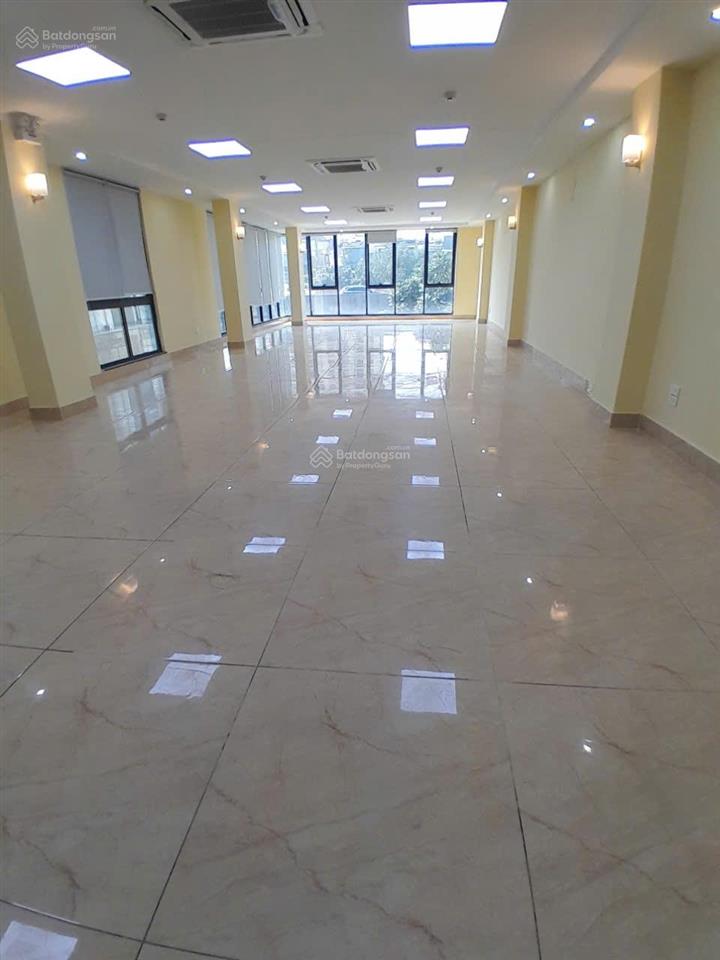 Cho thuê mặt bằng kinh doanh và văn phòng tại 104 khuất duy tiến tòa nhà 8 tầng 1 hầm