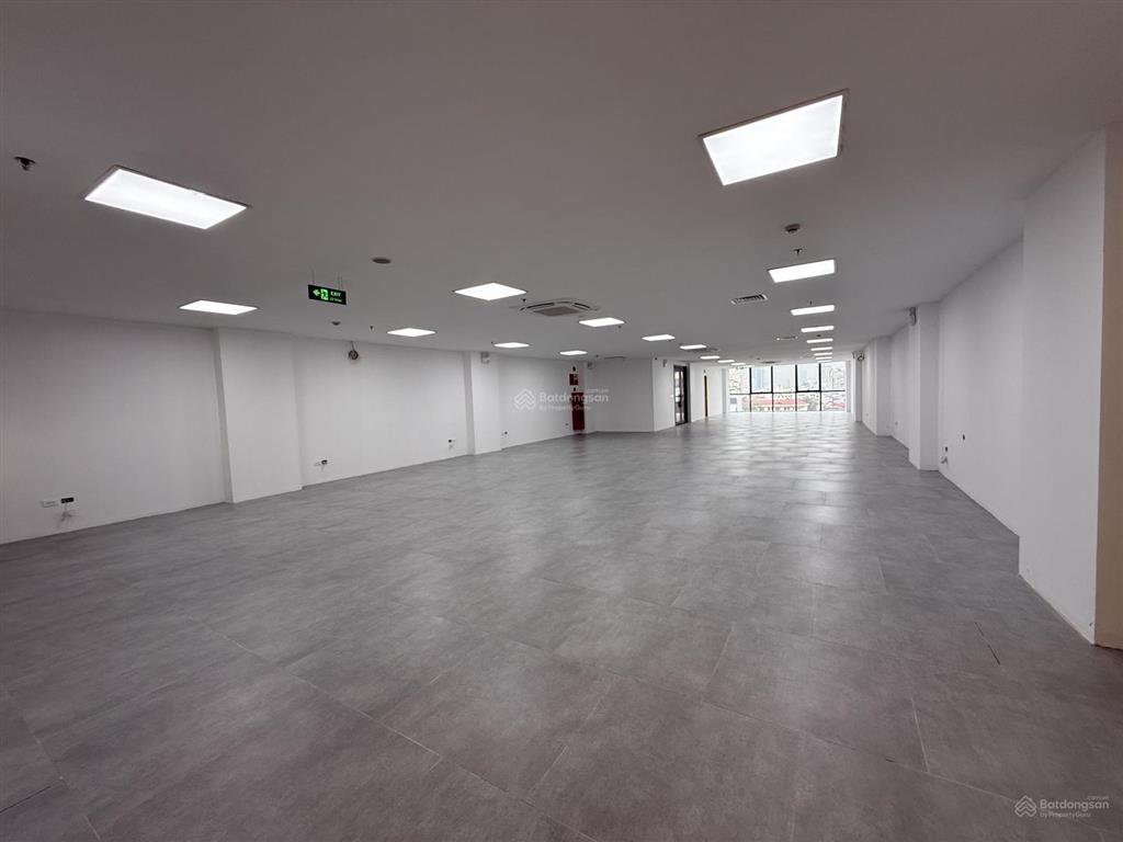 Cho thuê mặt bằng kinh doanh và văn phòng 350m2 tại 215 tôn đức thắng đống đa