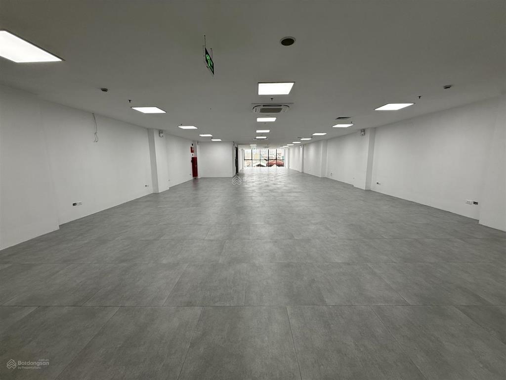Cho thuê mặt bằng kinh doanh và văn phòng 350m2 tại 215 tôn đức thắng đống đa