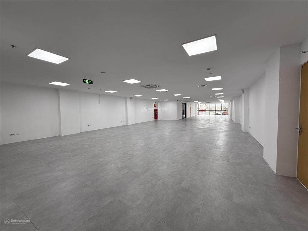 Cho thuê mặt bằng kinh doanh và văn phòng 350m2 tại 215 tôn đức thắng đống đa