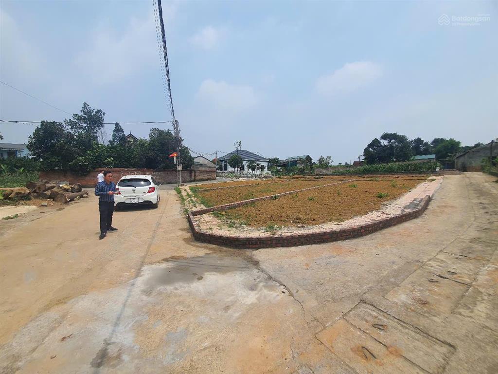 Cần bán gấp  lô góc 106m² full thổ cư  trung tâm thôn 3 phú cát  đường ô tô tránh  giá cực tốt