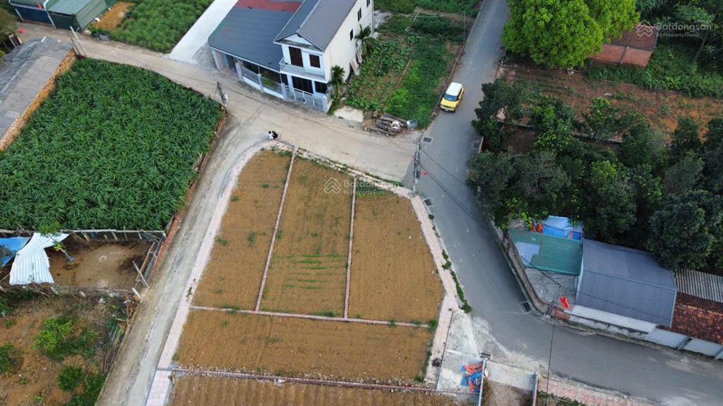 Bán lô góc 106m² thôn 3 phú cát gần đường dh09, cách đh quốc gia hòa lạc chỉ 2.5km giá đầu tư
