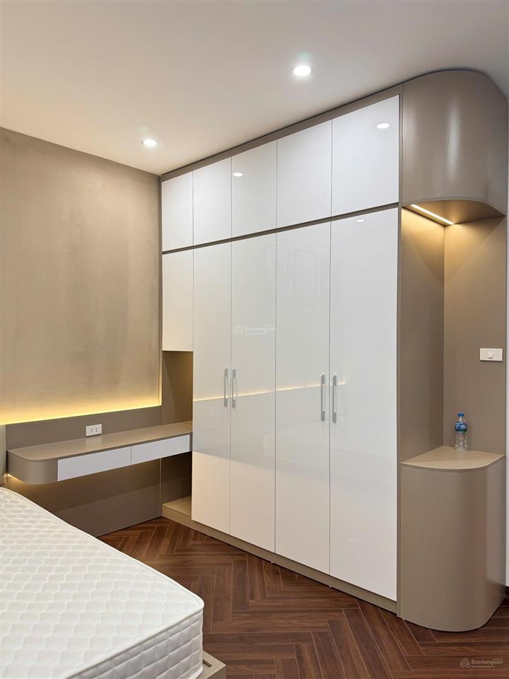 Tôi chủ nhà ch 160717t5 cần sang nhượng căn hộ 3 ngủ, 119m2 full nội thất mới đẹp.  0988 598 ***