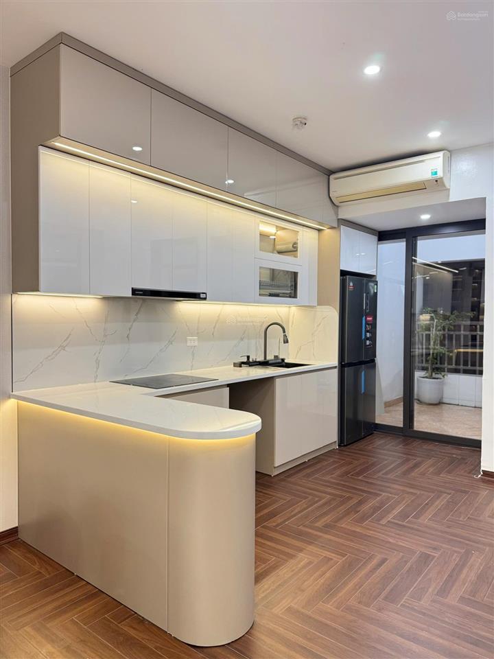 Tôi chủ nhà ch 160717t5 cần sang nhượng căn hộ 3 ngủ, 119m2 full nội thất mới đẹp.  0988 598 ***