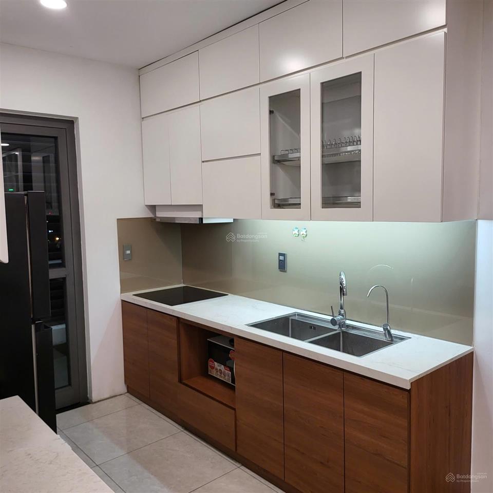 Cho thuê căn full đồ 100m2, 3 ngủ, 2vs giá 18tr/tháng tại cc the golden palm lê văn lương.