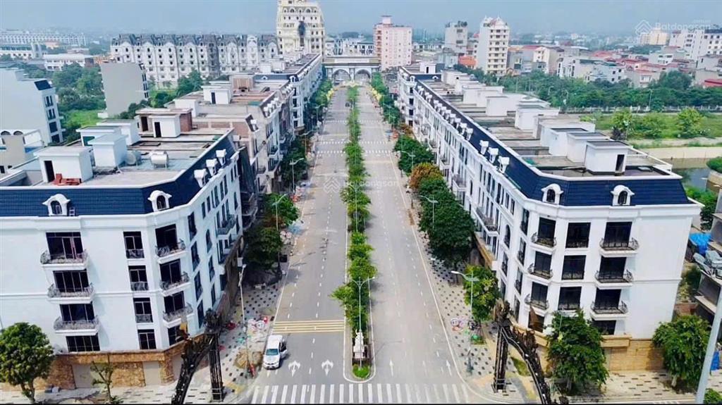 Bán nhanh lô đất hanaka  100m  sổ sẵn  giá tốt chỉ nhỉnh 6 tỷ