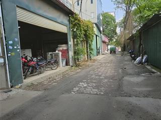 Chủ nhà bán đất phố yên xá  gần đường 70 ,sổ cất két sẵn giao dịch 120m2   0966 522 ***