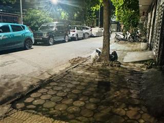 Cần bán gấp nhà đất yên xá  khu phân lô ,đường trước nhà 50m rộng nhất khu vực 120m2 giá 36,x tỷ