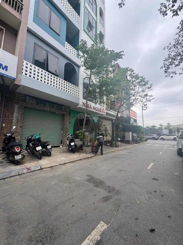 Bán gấp lô đất khu đấu giá yên xá 125m2 giá 33 tỷ  sổ đỏ sẵn giao dịch luôn