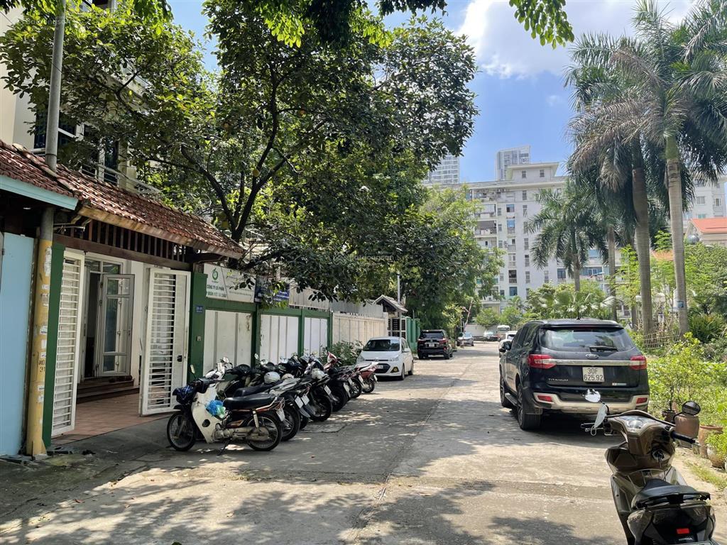 Bán bt  nhà vườn tại phố nguyễn thị thập, phường yên hoà, quận cầu giấy  80,5m  mt7m x 5t
